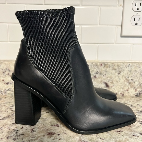 Vince Camino Dasta Square Toe Black Chunky Heel Leather Boot *** - Picture 10 of 11